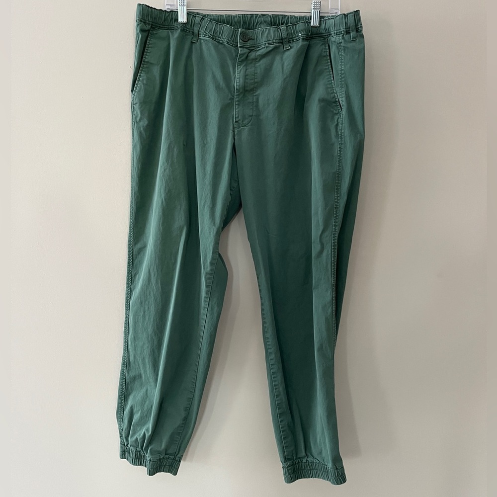 XL Uniqlo jogger slacks